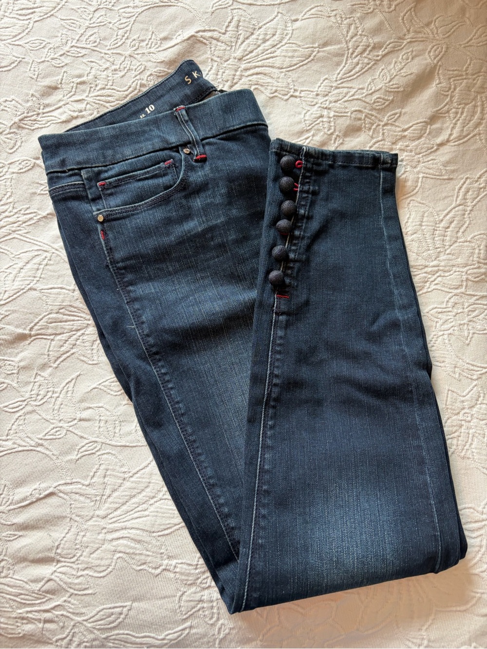 White House black market new 10 Dark Blue women’s Jeans with Side Button Detail